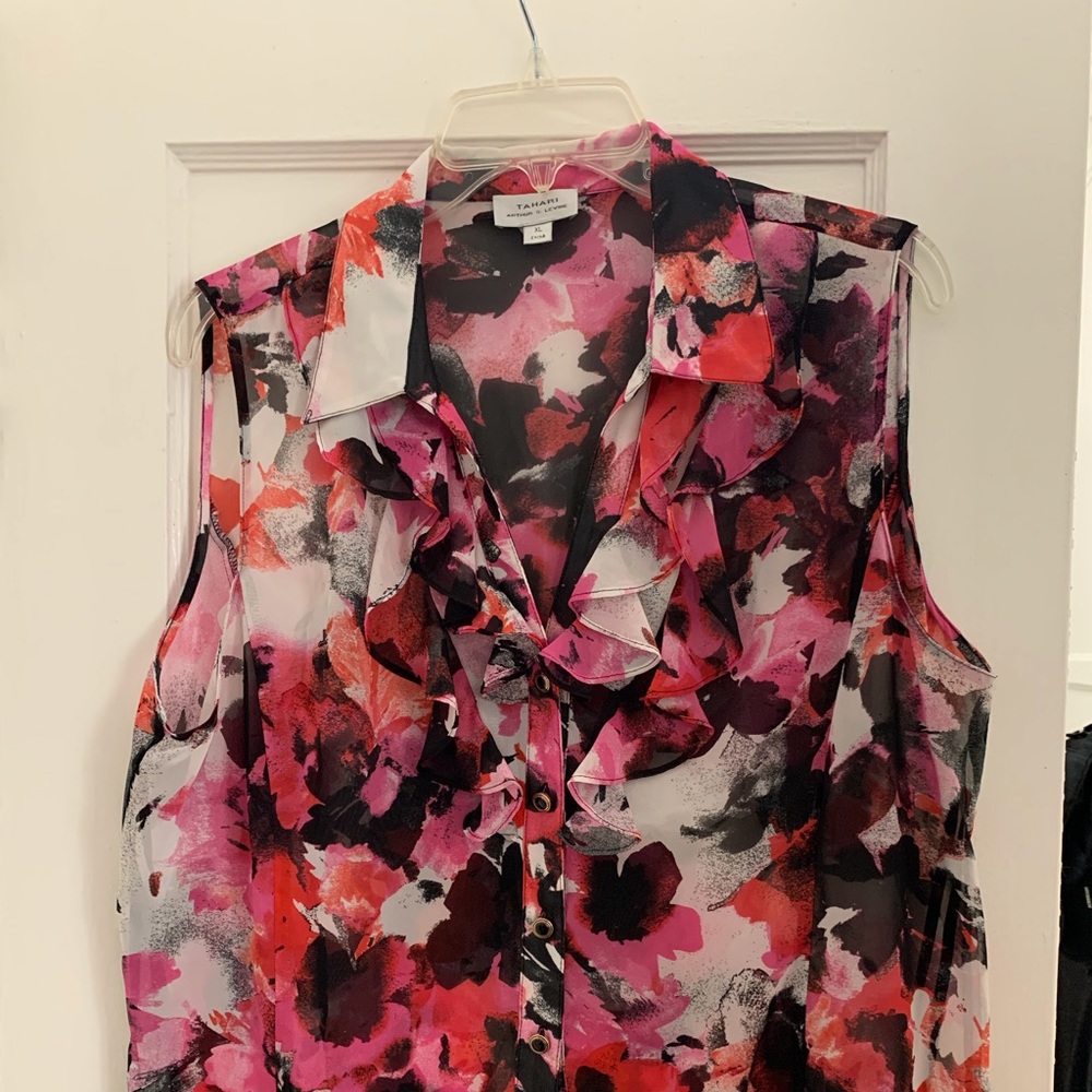 Ladies Tahari Ruffled Blouse